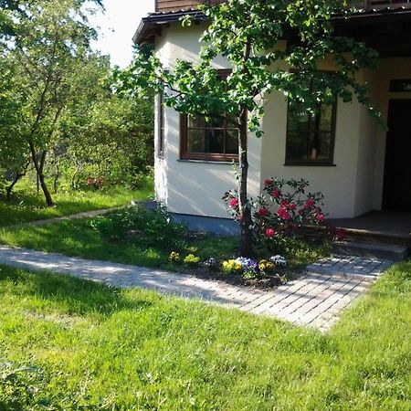 Boutigue City House With Terrace And Garden Free Parking Riga Exteriör bild