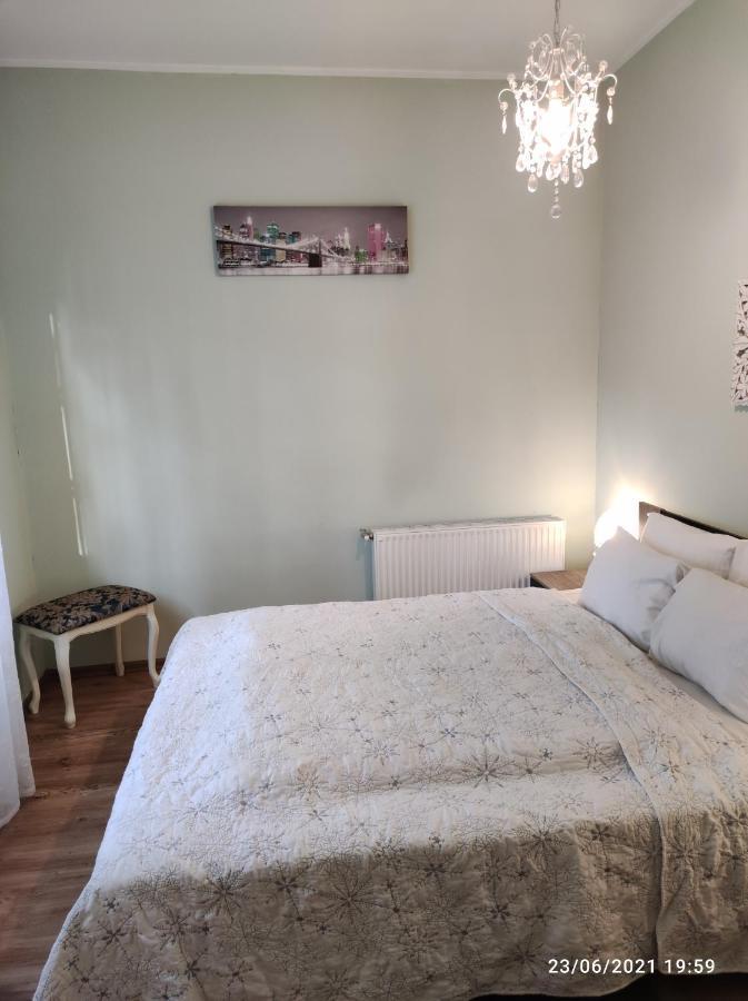 Boutigue City House With Terrace And Garden Free Parking Riga Exteriör bild