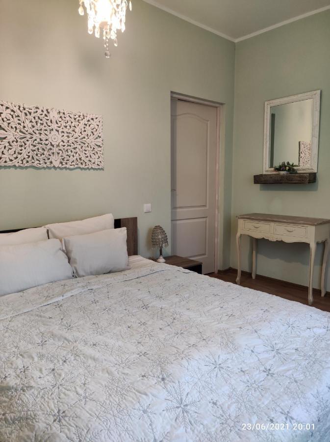 Boutigue City House With Terrace And Garden Free Parking Riga Exteriör bild