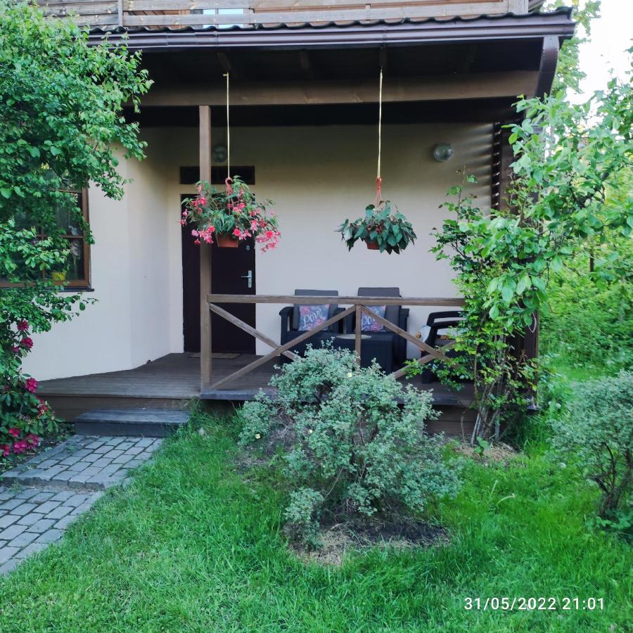 Boutigue City House With Terrace And Garden Free Parking Riga Exteriör bild